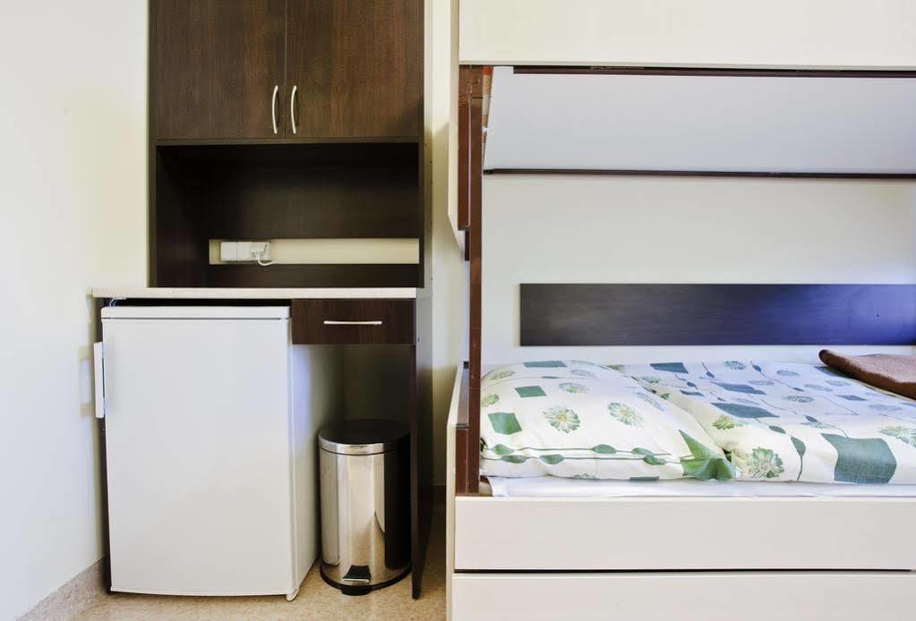 Olimp Hostel Krakow Bagian luar foto